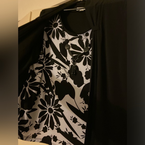 🆓w/purchase Women's XL top ...attached outer layer & attached neclace - Picture 3 of 13